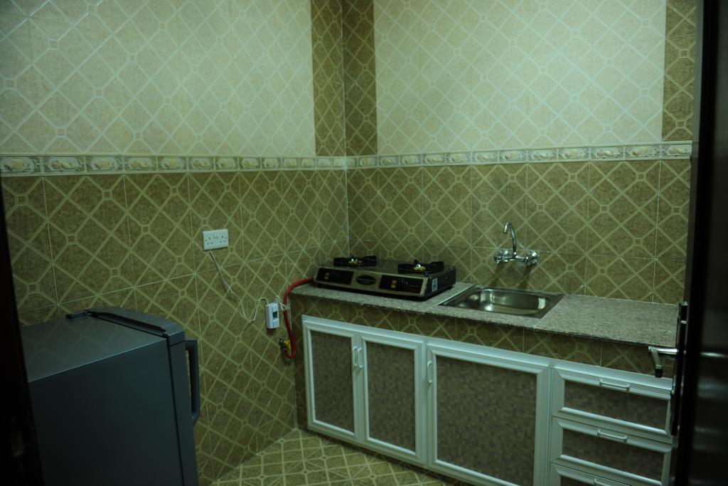 Al Jumhour Hotel Apartments Sur Luaran gambar