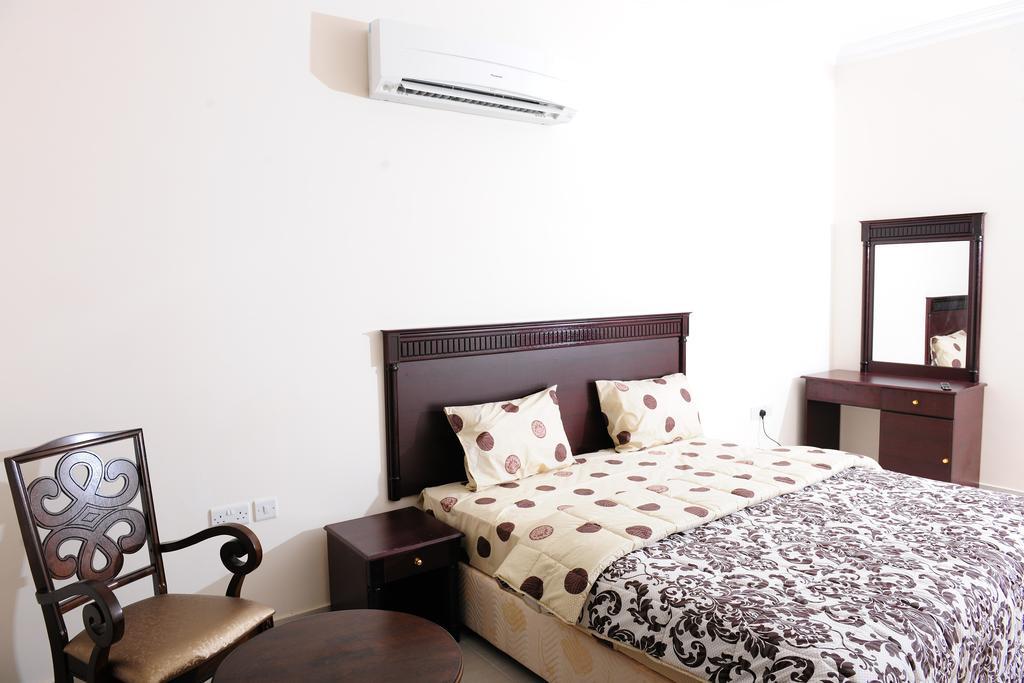 Al Jumhour Hotel Apartments Sur Luaran gambar