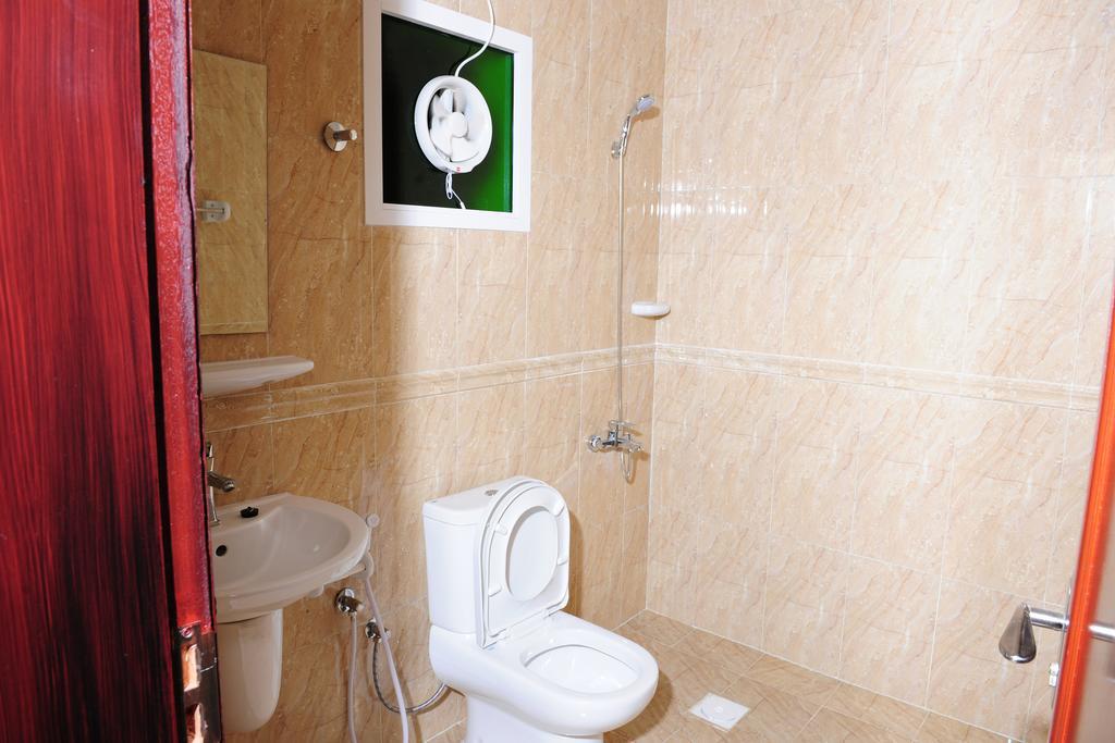 Al Jumhour Hotel Apartments Sur Luaran gambar