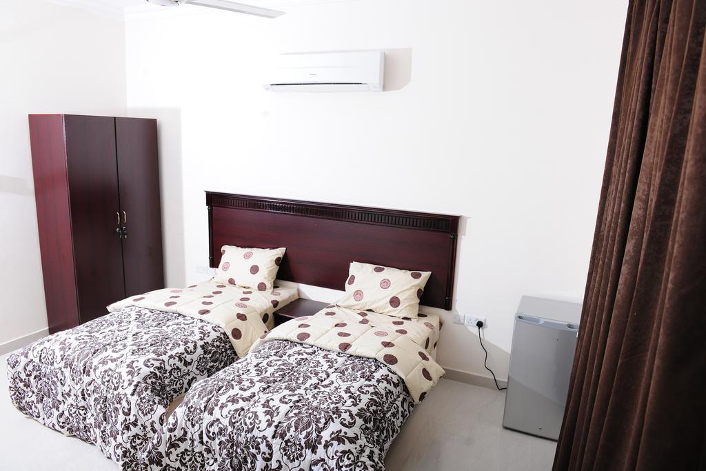 Al Jumhour Hotel Apartments Sur Luaran gambar